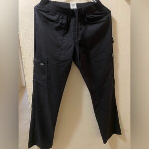 Dickies Cargo scrub Pants in Black